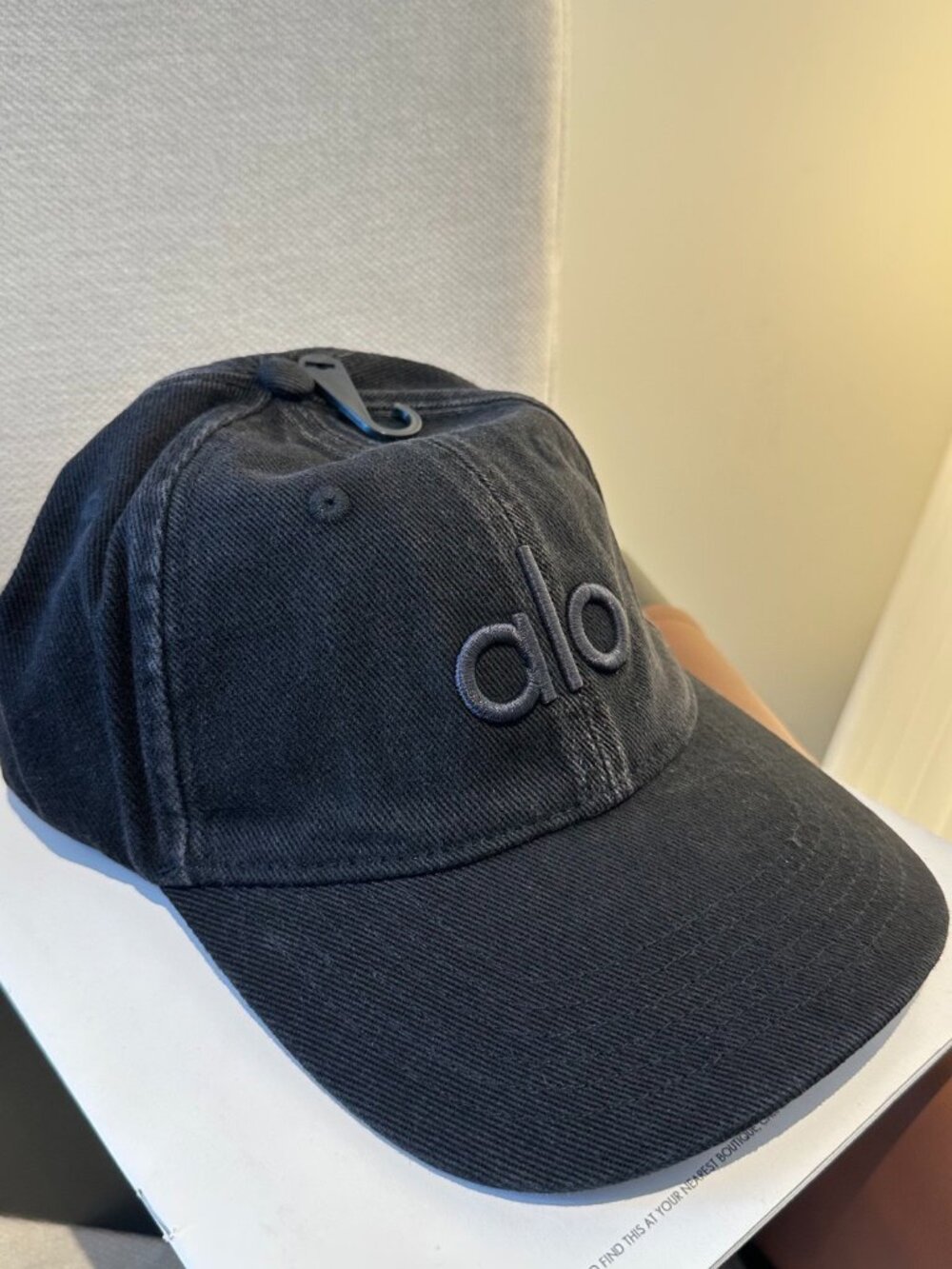 Alo Yoga Off-Duty Logo Baseball Cap